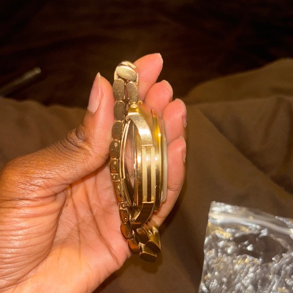 Michael Kors Gold Luxury Watch - Picture 6 of 9